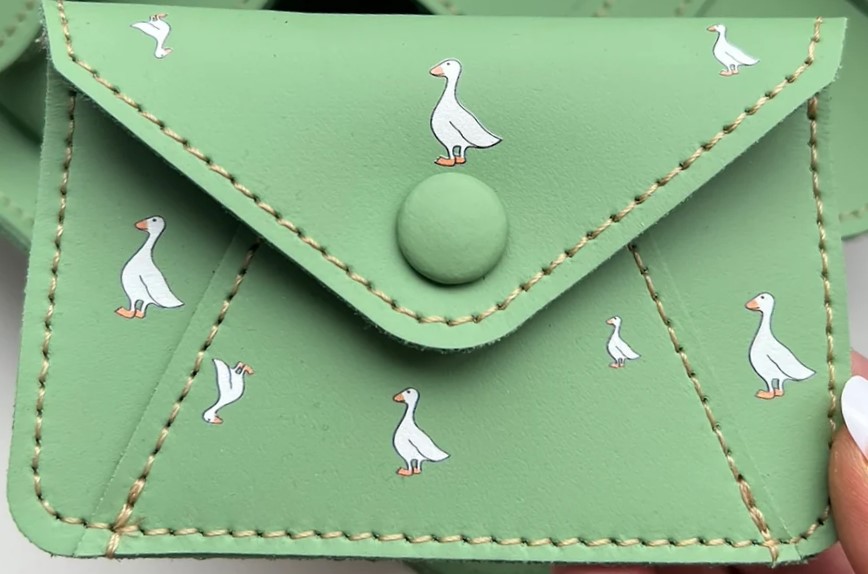 TARJETERO PLUMAS VERDE
